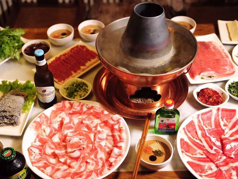 品味历史：北京美食文化的起源与传承